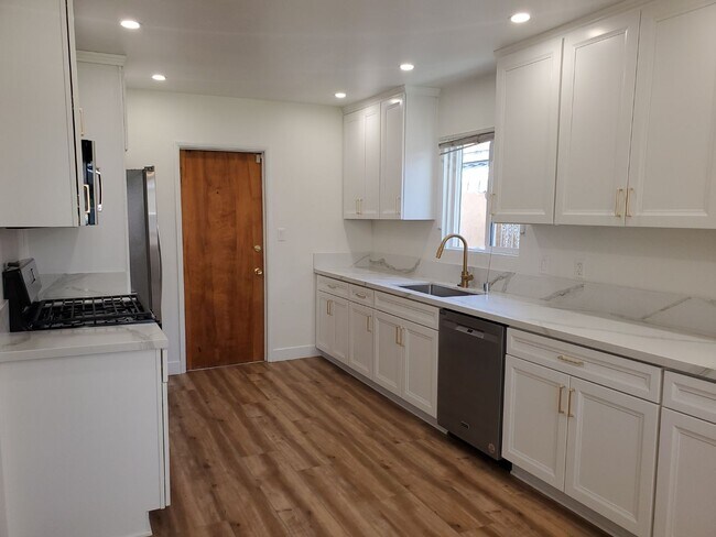 Building Photo - 3 BR / 1.75 BA home adjacent to SDSU avail...