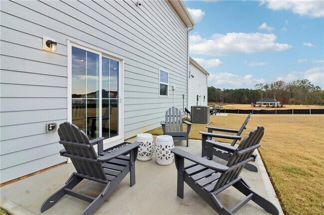 Building Photo - 6644 Red Oak Wy