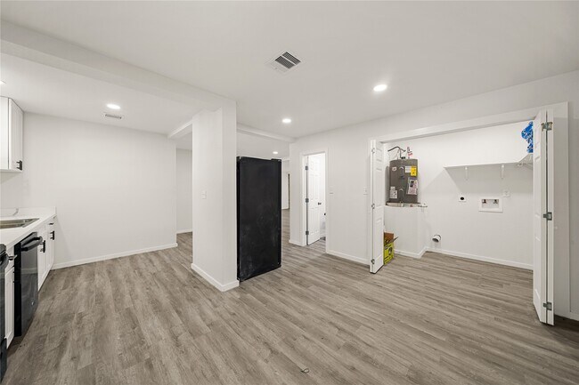 Building Photo - 3214 Brea Crest St