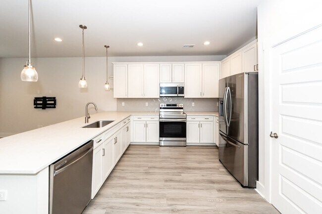 Building Photo - 7722 Park Gate Dr