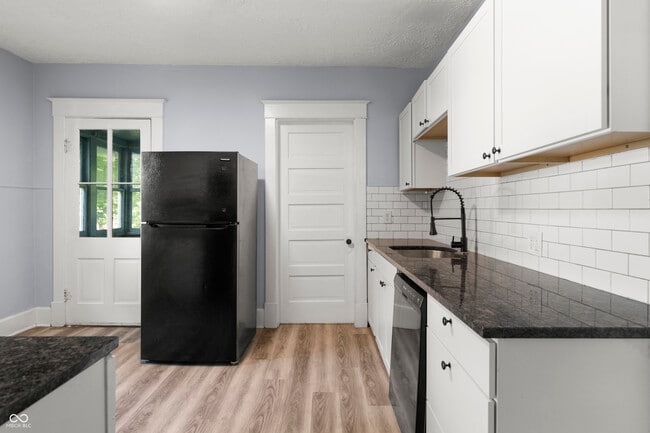 Building Photo - 2330 E 16th St