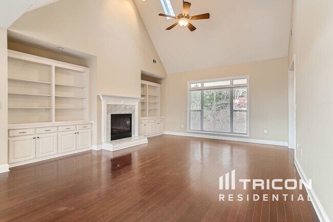 Building Photo - 227 English Oaks Ln