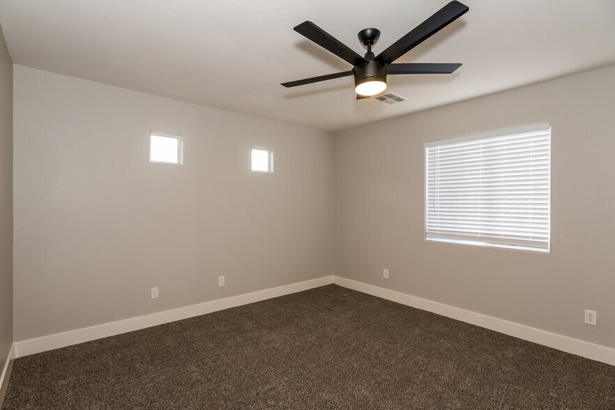 Building Photo - 6002 Aripeka St