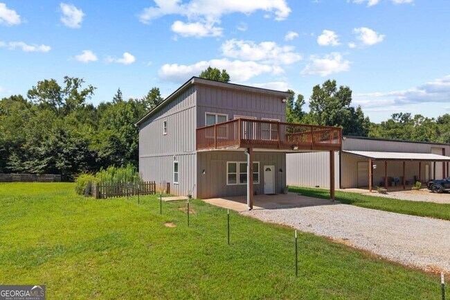 Building Photo - 221 Columbus Dr