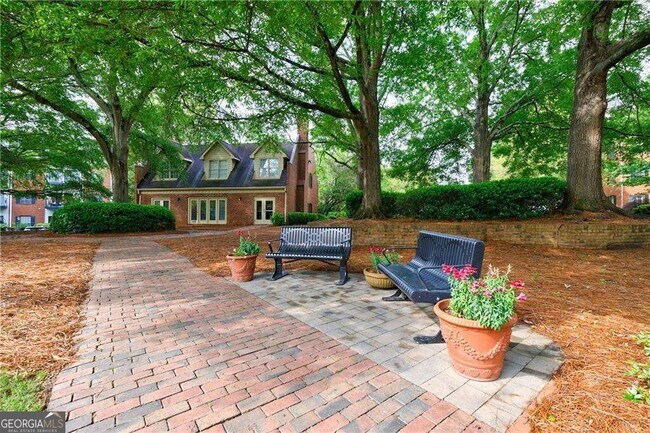 Building Photo - 27306 Plantation Dr NE