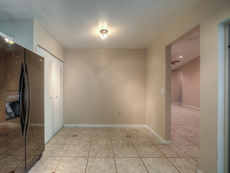 Building Photo - 4900 NW 56th St