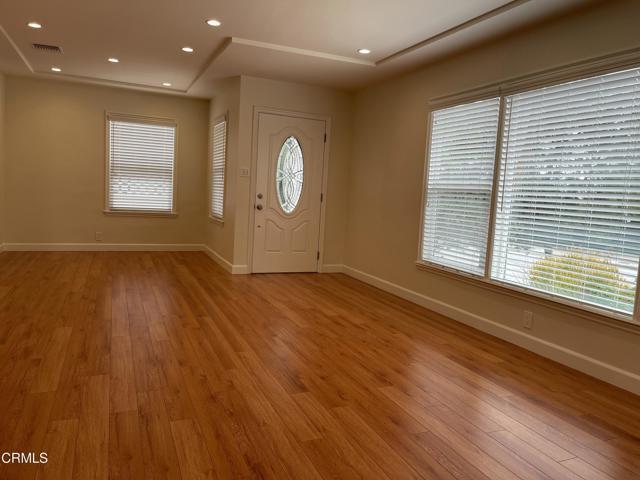 Building Photo - 3226 La Crescenta Ave