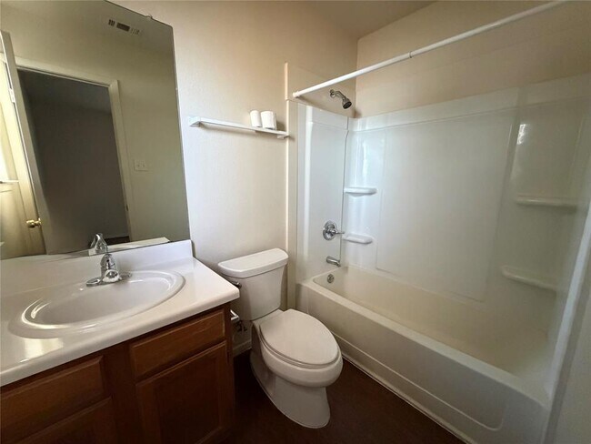 Building Photo - 1510 S Medina St