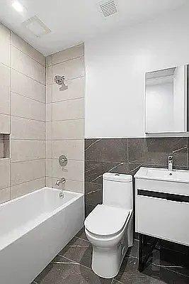 Building Photo - 3 bedroom in Bronx NY 10467