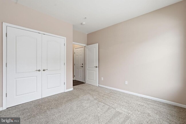 Building Photo - 44025 Vaira Terrace