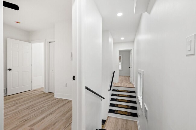 Building Photo - Gorgeous 3 bedroom home in Verona available now!