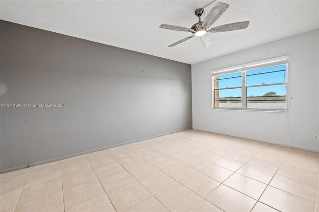 Building Photo - 13001 SW 11th Ct