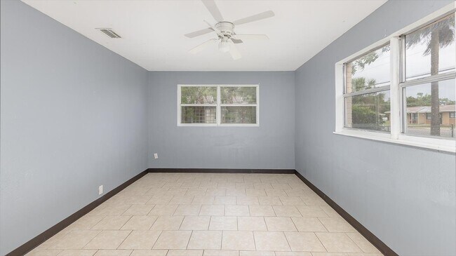 Building Photo - 420 S Caroline St