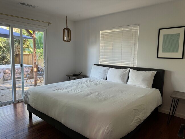 3rd bedroom downstairs - 5009 Ellison Plz