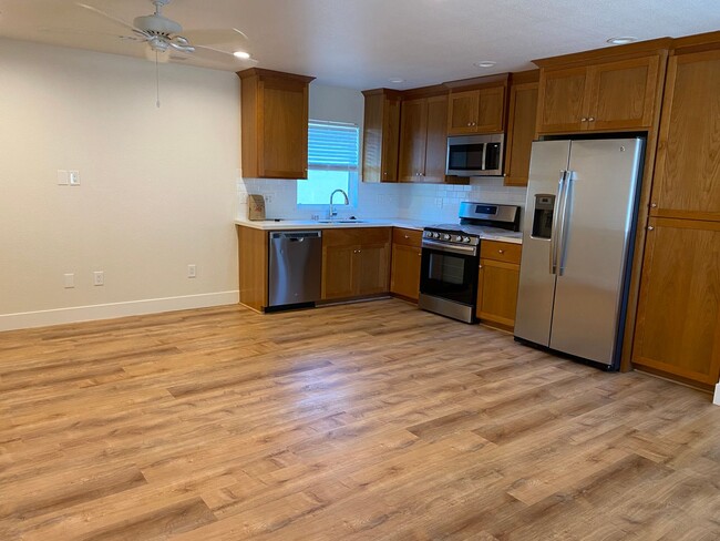 Building Photo - Downtown Vacaville High End 1Bed/1Bath