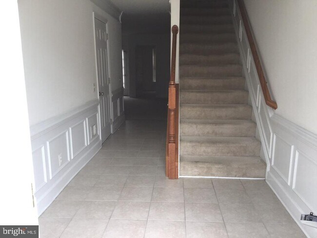 Building Photo - 2413 Brookmoor Ln