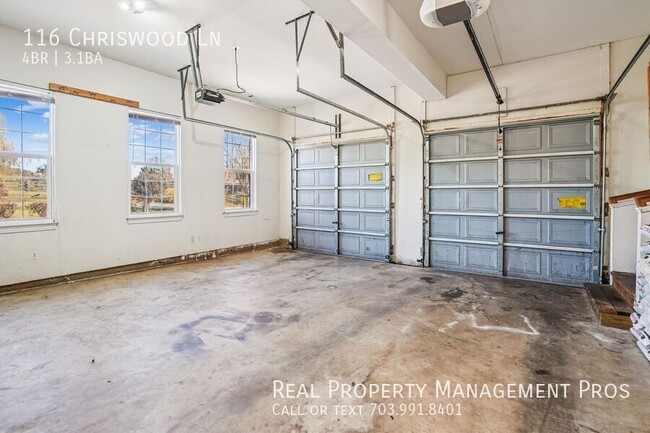 Building Photo - 116 Chriswood Ln