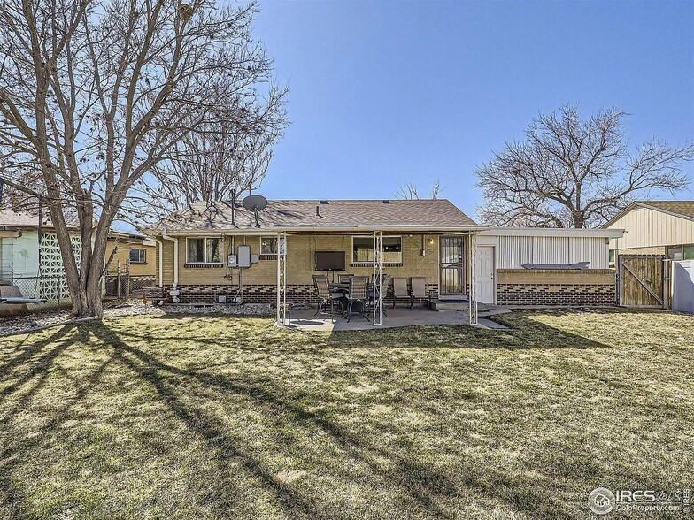 Building Photo - 5861 Demott Ave