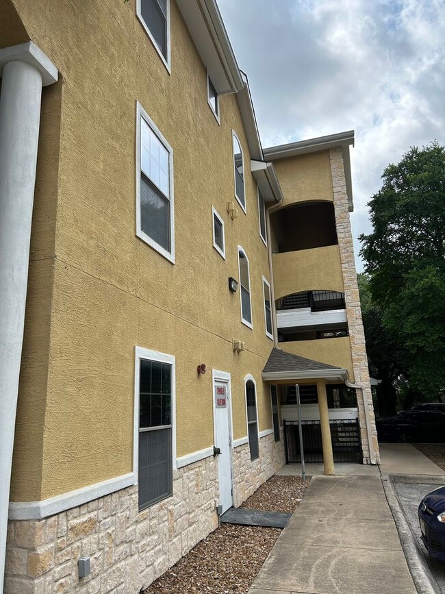Primary Photo - Medical Center Condo!