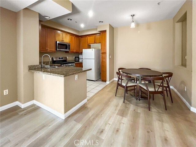 Building Photo - 360 W Ave 26