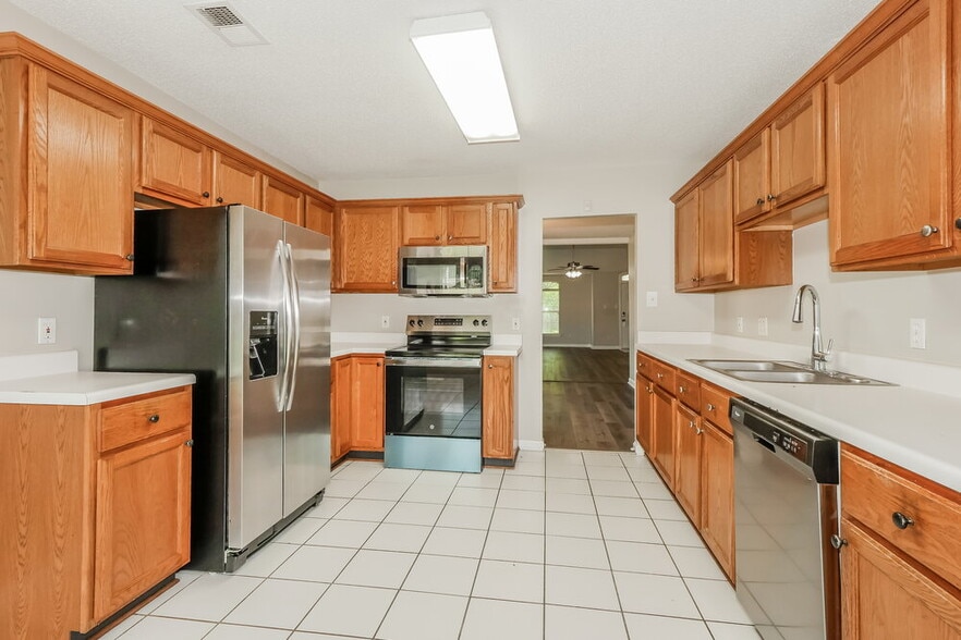 Building Photo - 5791 Pecan Trce