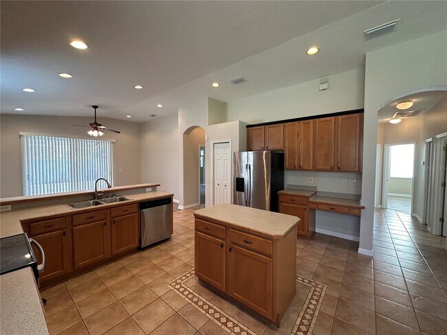 Building Photo - 8037 Moccasin Trail Dr
