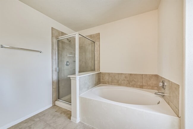 Building Photo - 2142 Tandy Park Way