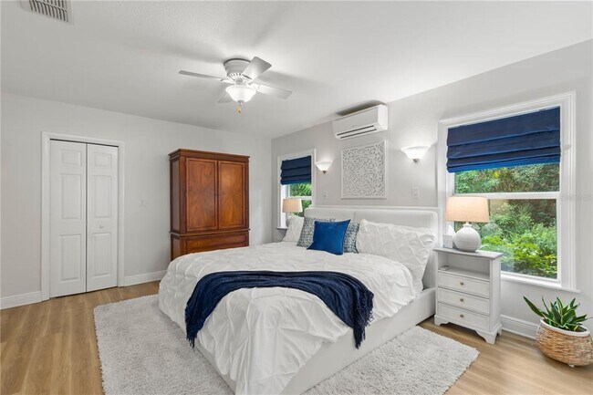 Building Photo - 17527 Canal Shores Dr