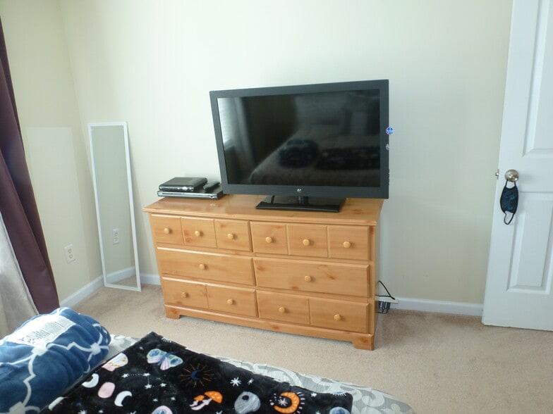 Building Photo - 107 Portland Falls Dr