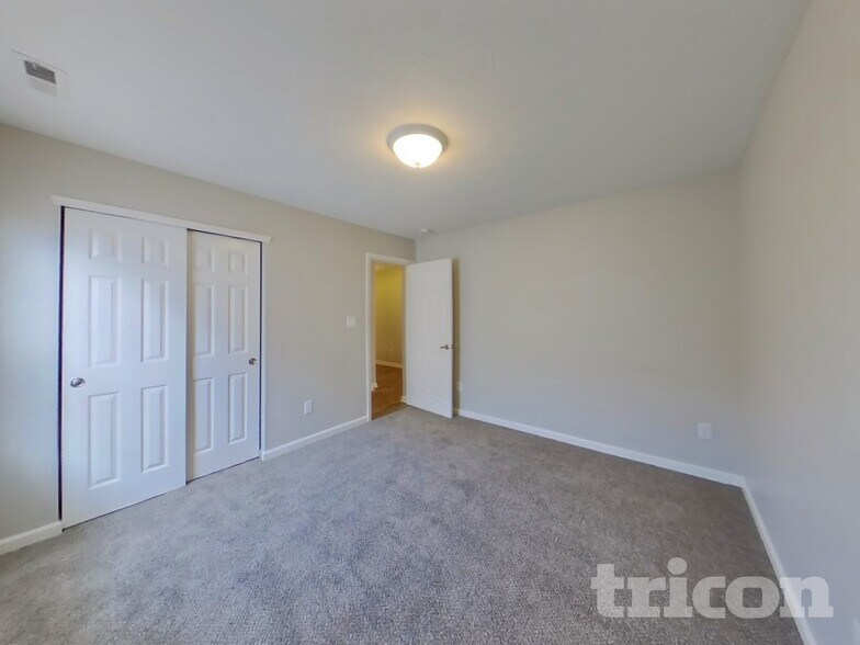 Building Photo - 4936 Dunlin Dr