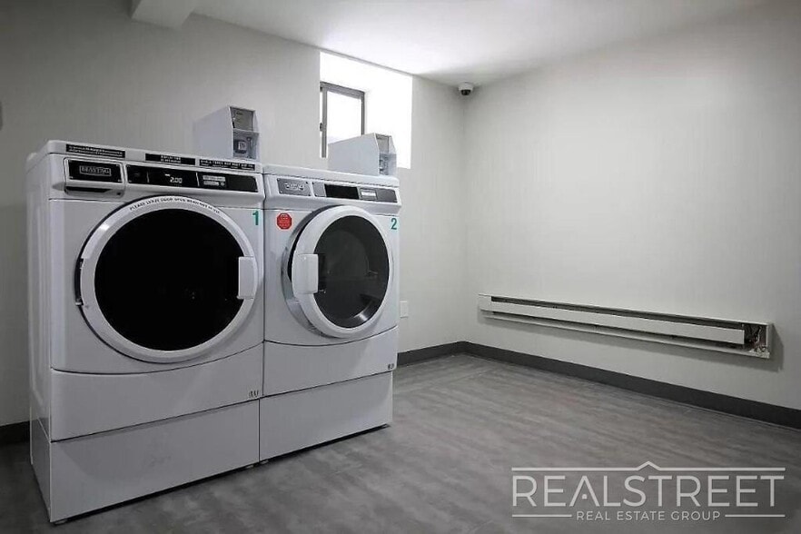 Building Photo - Brand New 1 Bed w Full Kitchen Amenities in Prime Crown Heights