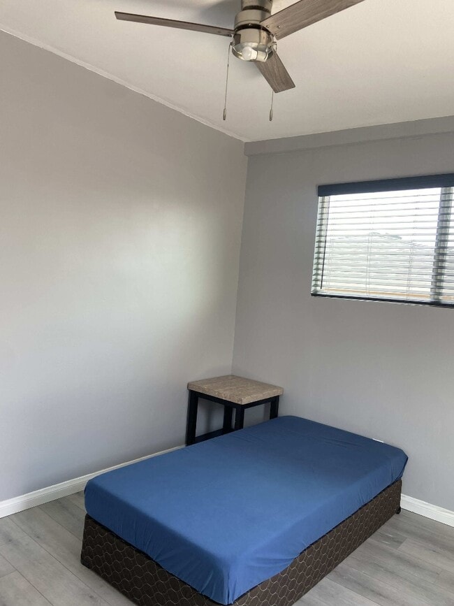 Building Photo - 576 13th St