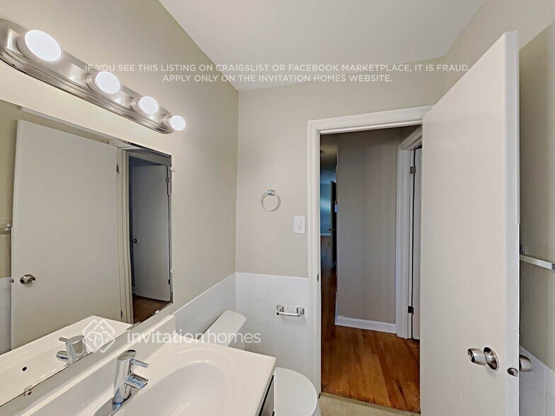 Building Photo - 9219 S 51st Ave