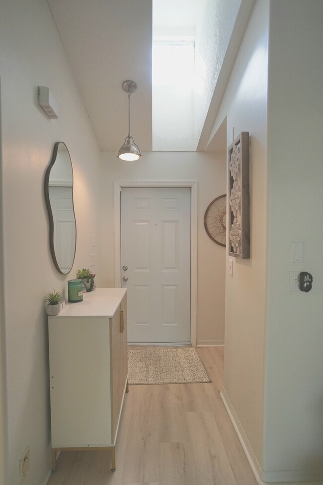 Building Photo - 12207 77th Pl N