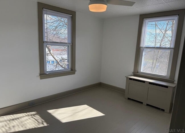 Building Photo - 1727 Scalp Ave