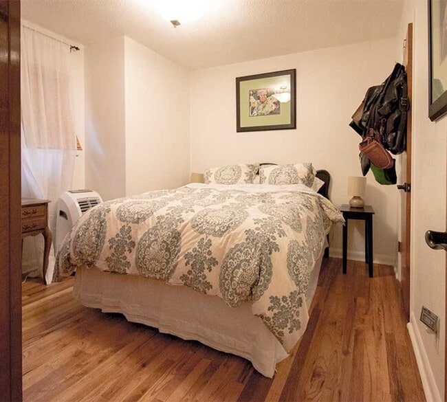 Building Photo - 25th Triplex