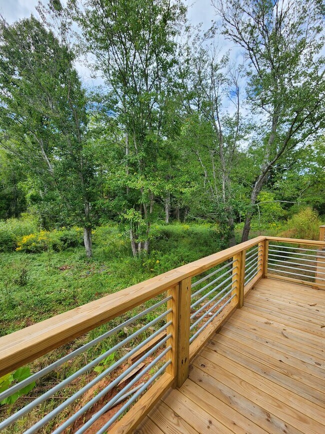 Building Photo - East Asheville Rental