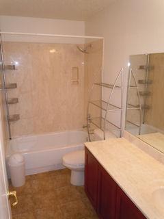 Building Photo - 601 Menaul Blvd NE