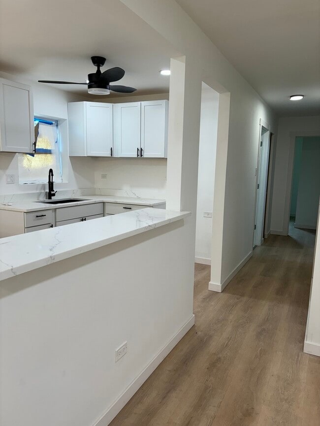 Primary Photo - 1650 Division St