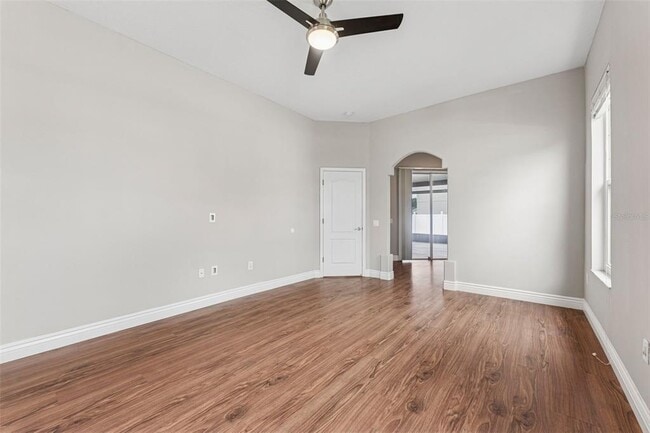 Building Photo - 25946 Buckthorn Ave