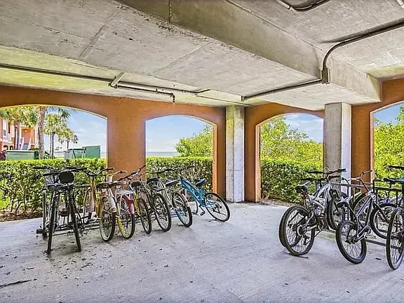 Building Photo - 5000 Culbreath Key Way