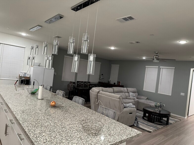 Building Photo - 5340 Calle Rockfish