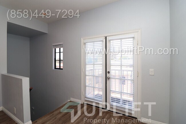 Building Photo - Casita Way (4025)