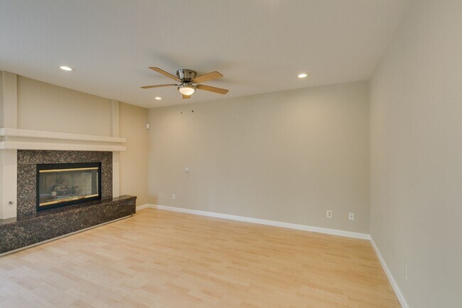 Building Photo - Beautiful Summerlin Home – 3 Bed, 2.5 Bath...