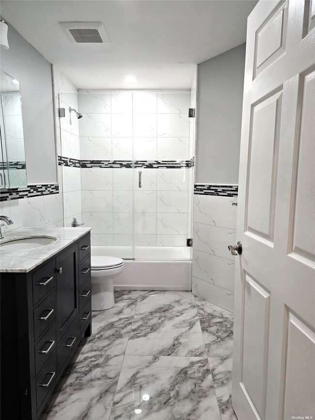 Building Photo - 93 Hempstead Ave