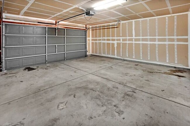 Building Photo - Spacious Sanctuary in Sahuarita: Modern Living Meets Outdoor Comfort