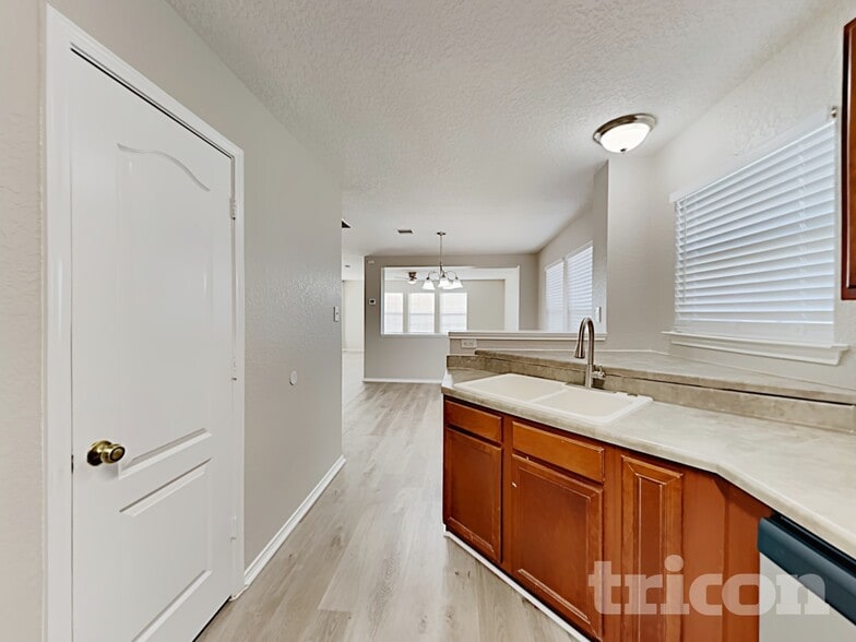 Building Photo - 8034 Cavern Hill