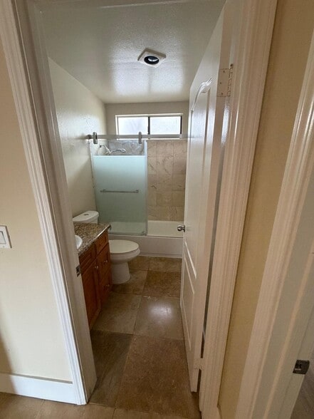 Building Photo - 1760 Temple Ave