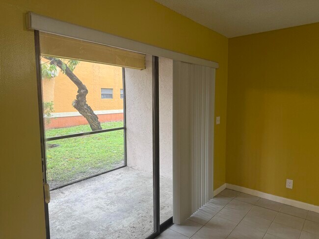 Building Photo - 2541 NW 56th Ave