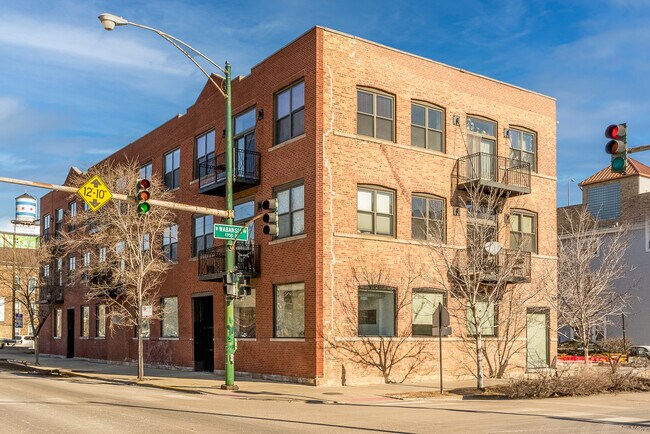 Primary Photo - 1560 W Wabansia Ave